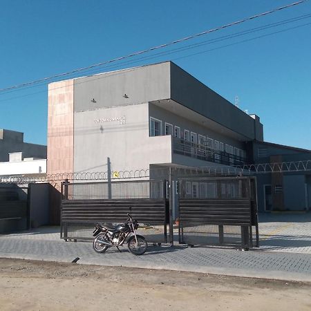 ピンダモニャンガバLoft05 Completo Ar Internet Garagem Prox Aparecida E Industriasアパートメント エクステリア 写真